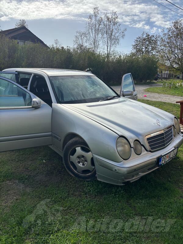 Mercedes Benz - E 220 - 220 vid