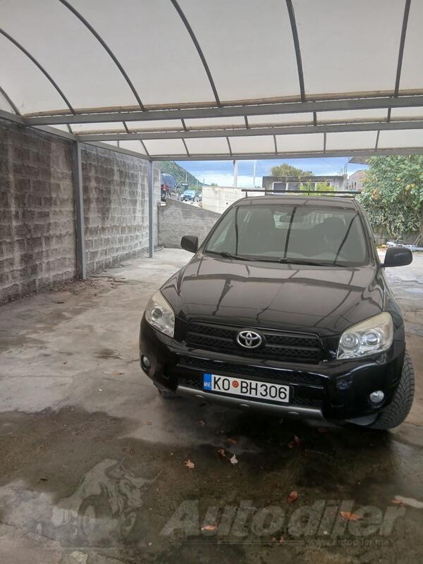 Toyota - RAV 4