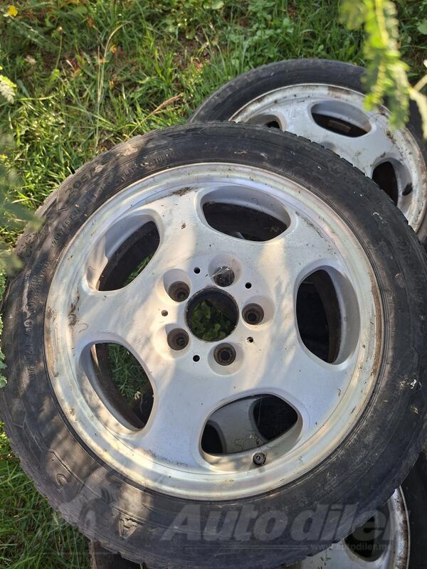 Fabričke felne i Pirelli gume