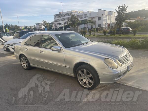 Mercedes Benz - E 270 - E 270