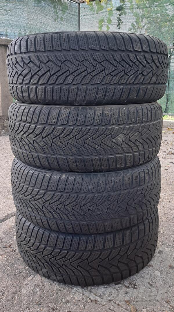 Uniroyal - 235/55/17 - Zimska guma