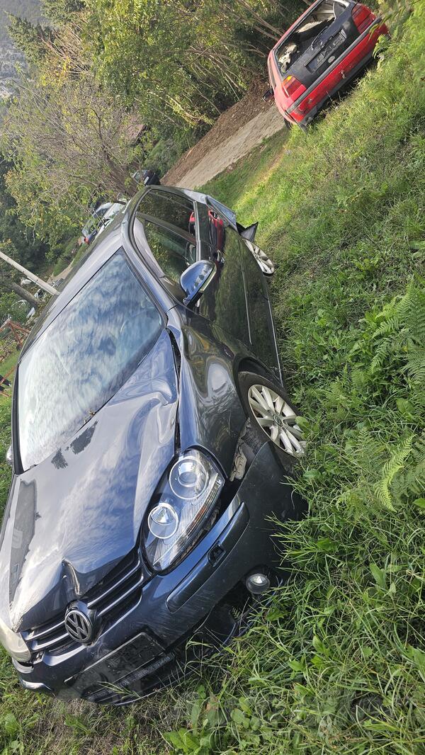 Volkswagen - Golf 5 - 2.0 8v
