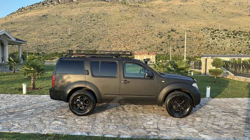 Nissan - Pathfinder - 2.5 dizel , 7 siveva , off road ,
