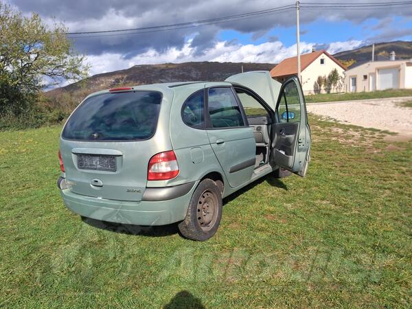 U djelovima Renault - Scenic 1.9dci