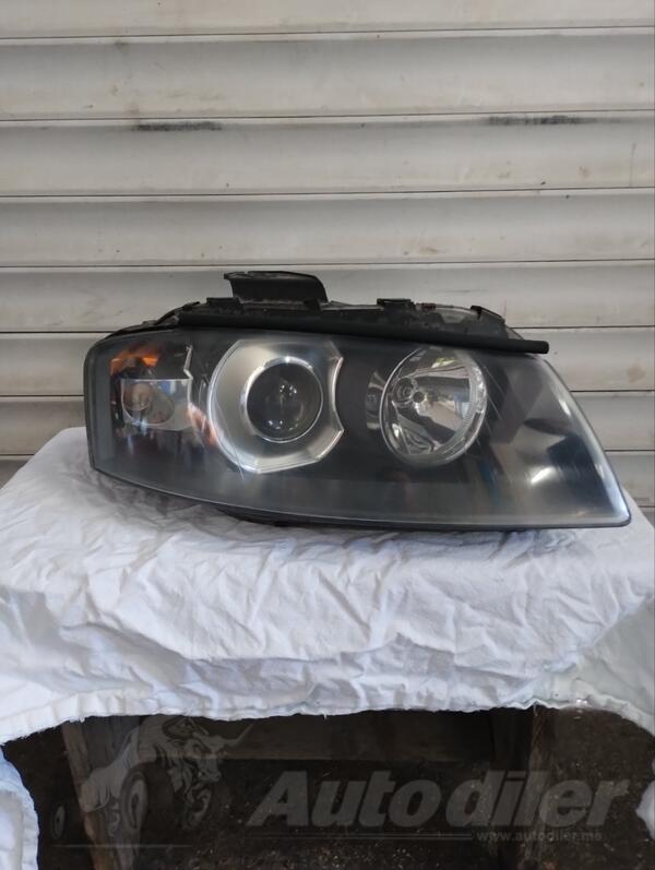 Desni far za Audi - A3    - 2005