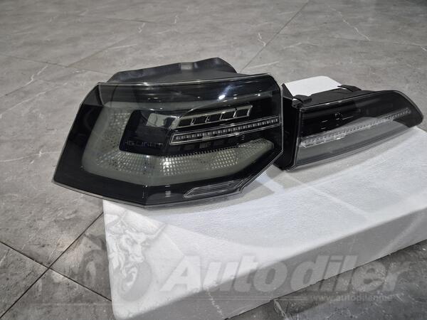 Oba stop svjetla za Volkswagen - Golf 8    - 2023