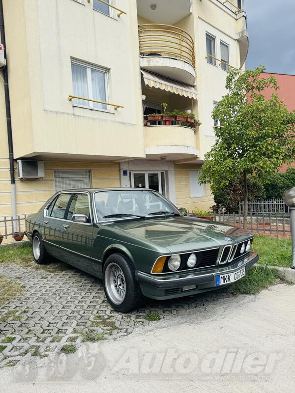 BMW - 735