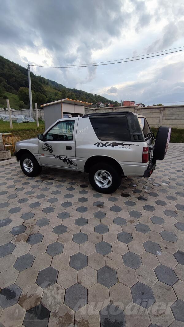 Opel - Frontera - 2.0 benz