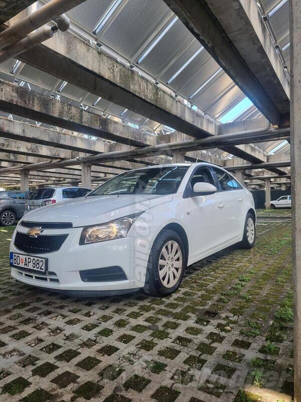 Chevrolet - Cruze - LS 1.6