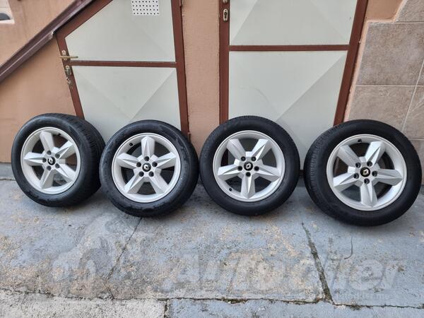 Fabričke felne i pirelli gume