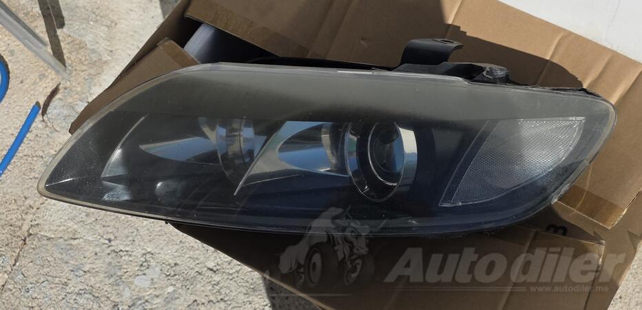 Oba fara za Audi - Q7    - 2006