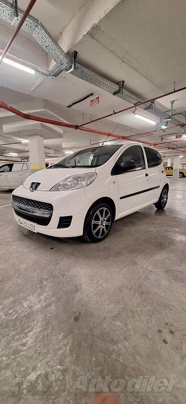 Peugeot - 107 - 1.0 benzin