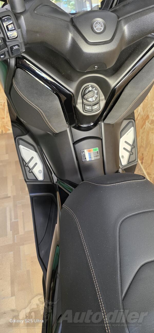 Yamaha - X-Max-High Tech 300