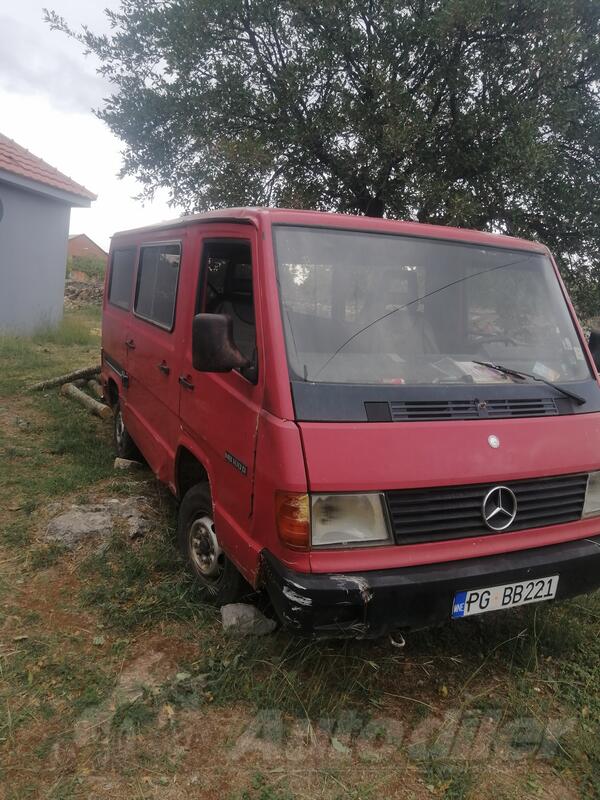 Mercedes Benz - mb 100