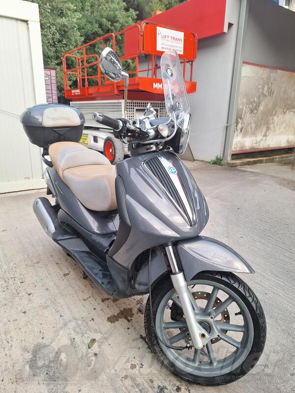 Piaggio - Beverly 250