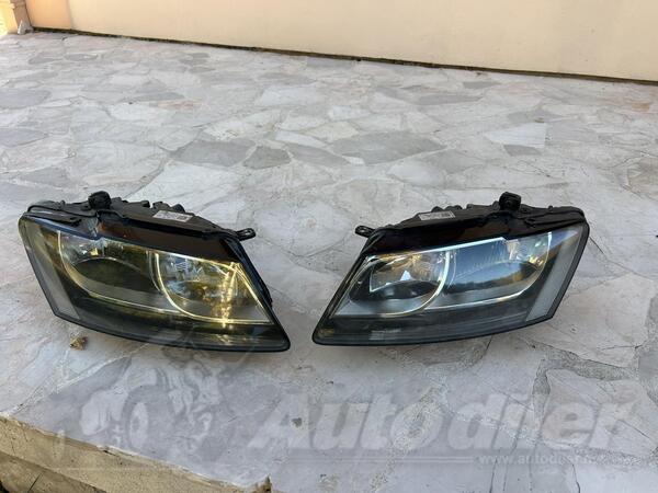Oba fara za Audi - Q5    - 2013