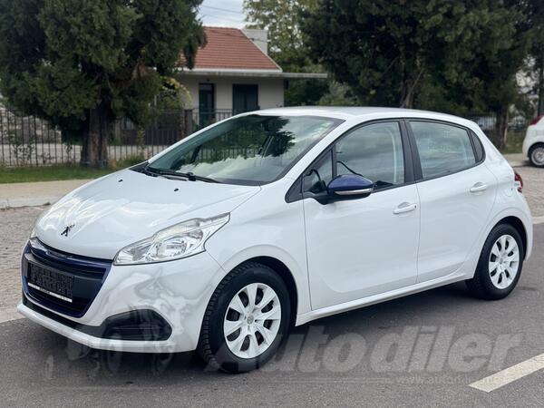 Peugeot - 208 - 208 lika