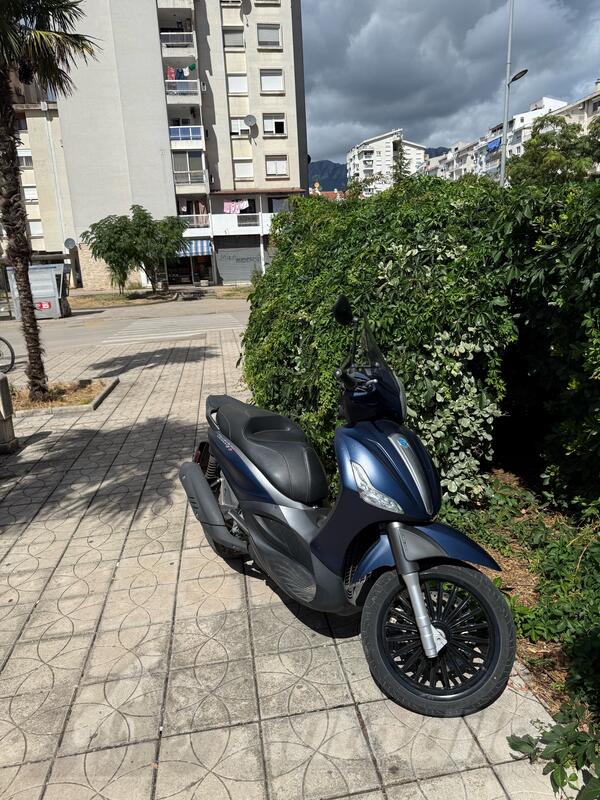 Piaggio - Beverly 300