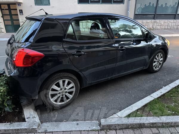 Toyota - Auris - 2.0