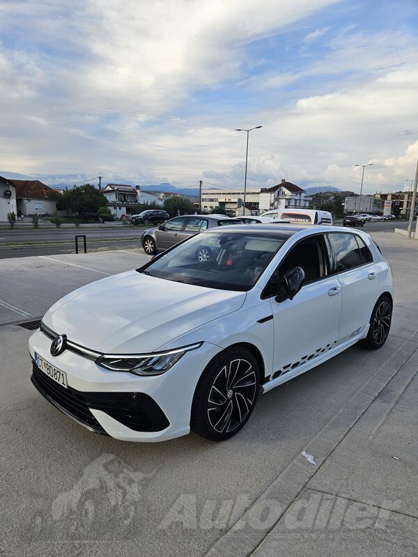 Volkswagen - Golf 8 - 2.0 TDI