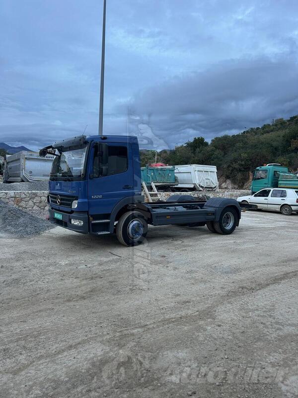 Mercedes Benz - 1226