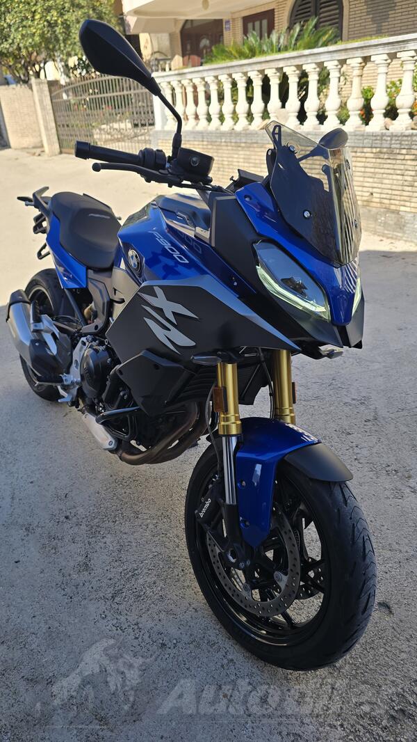 BMW - F 900 XR