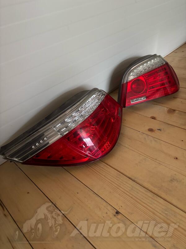 Oba stop svjetla za BMW - M5    - 2009