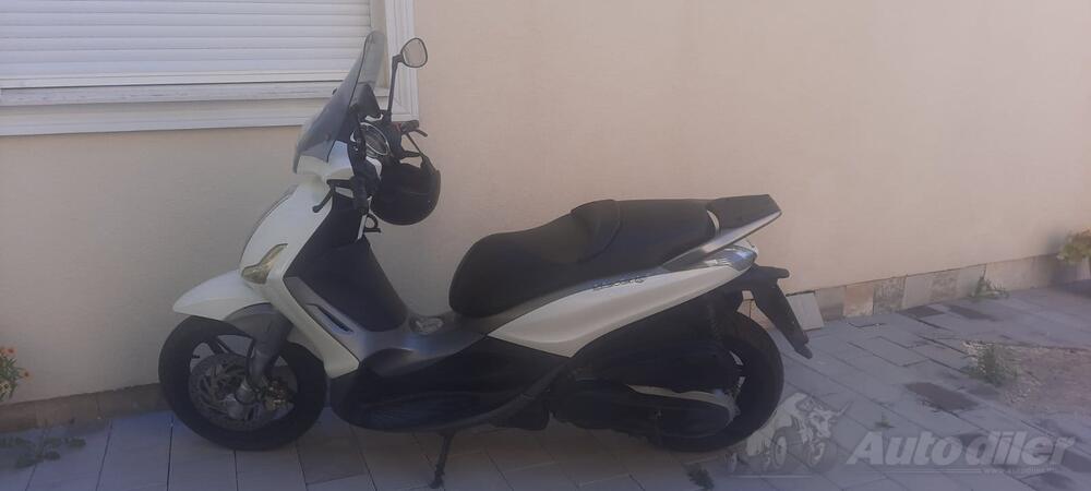 Piaggio - Beverly
