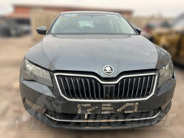 U djelovima Škoda - Superb