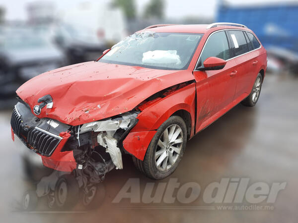 U djelovima Škoda - Superb