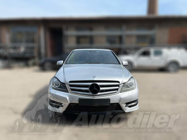 U djelovima Mercedes Benz - C 220