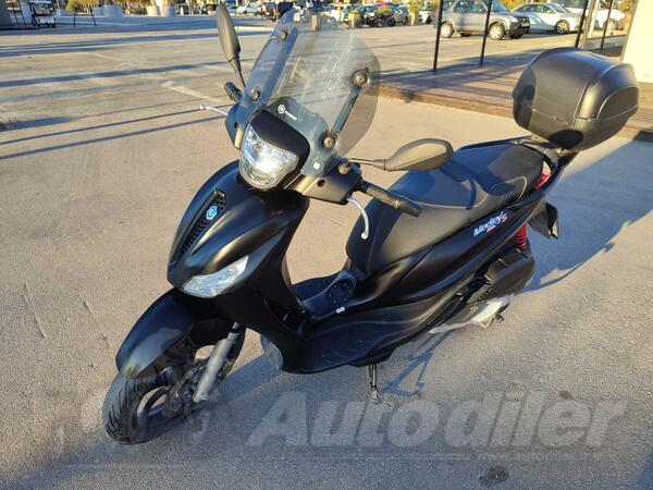 Piaggio - Medley S