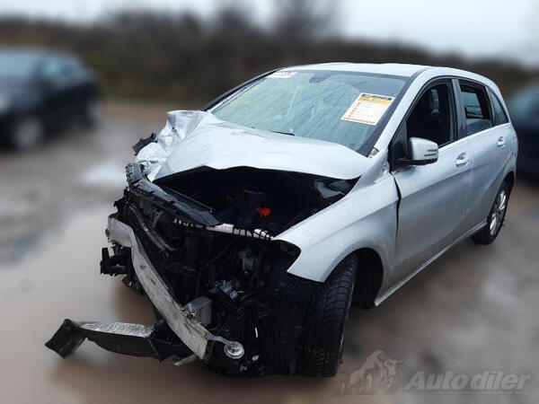 U djelovima Mercedes Benz - B 200