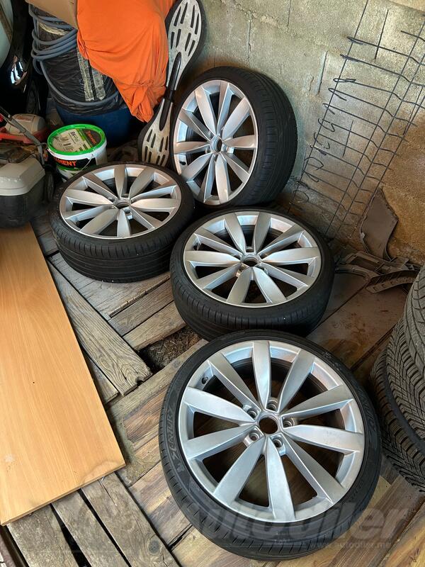 Fabričke felne i 19 gume