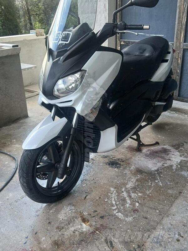 Yamaha - Yamaha x-max 250