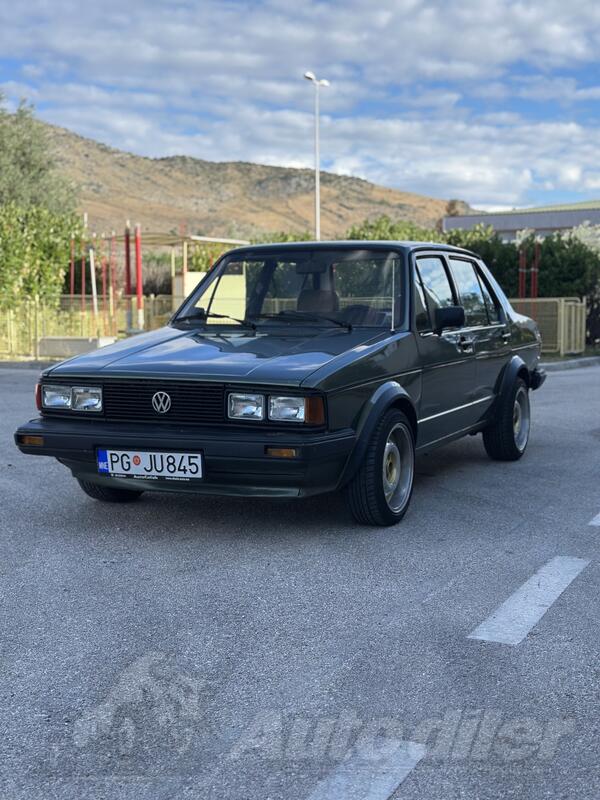 Volkswagen - Jetta - 1.6B