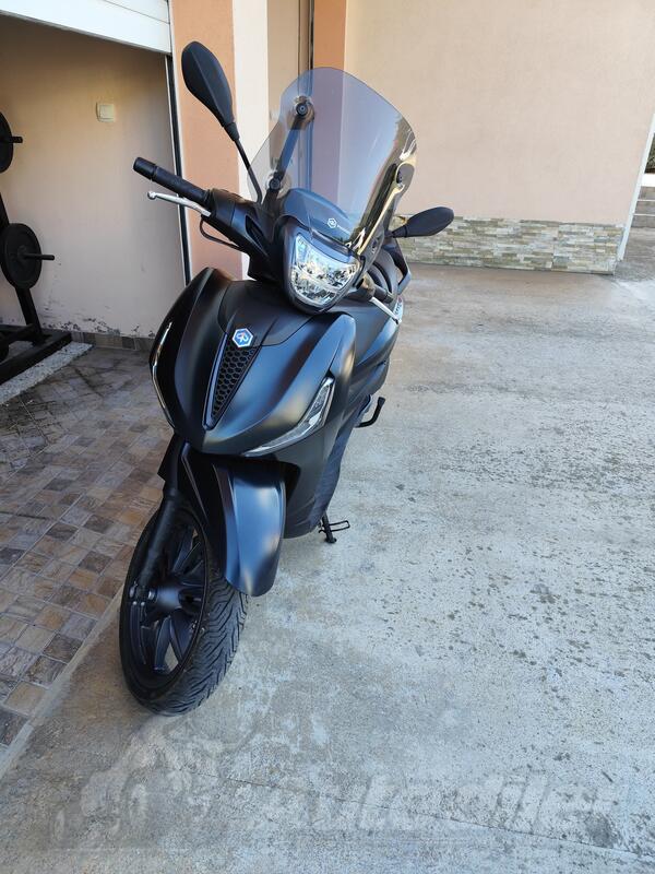 Piaggio - Beverly 300