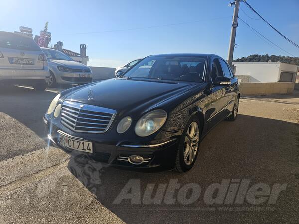 Mercedes Benz - E 200