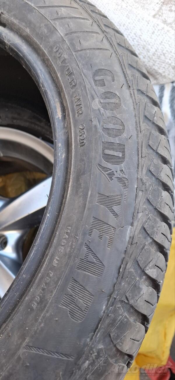 GoodYear - 215/55-17 - Univerzalna guma
