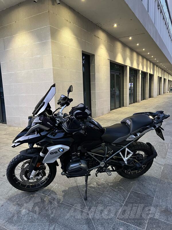 BMW - R1200GS Triple Black