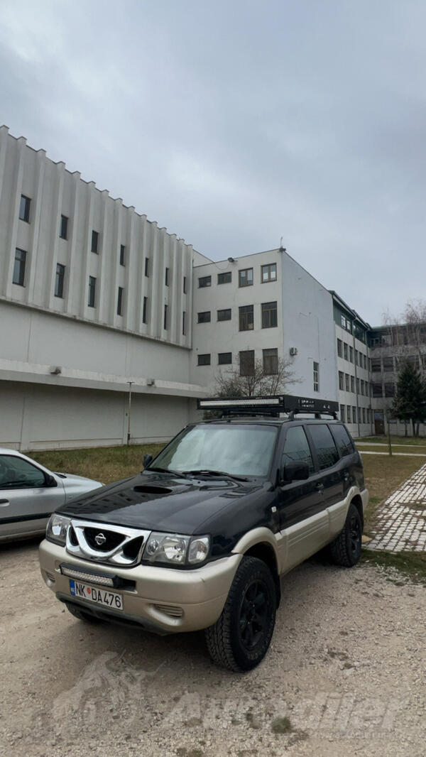 Nissan - Terrano II - 2.7