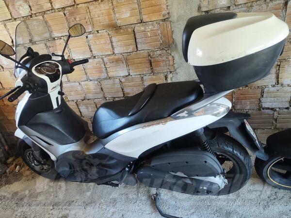 Piaggio - Beverly 350 Sport