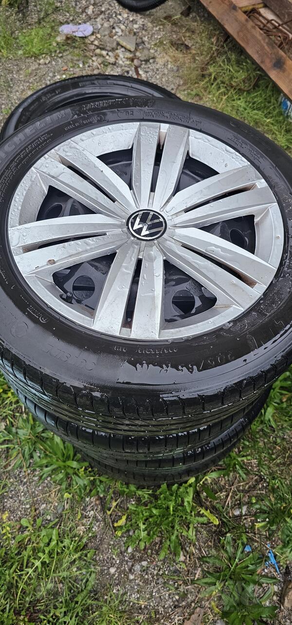 Fabričke felne i 165x112 gume