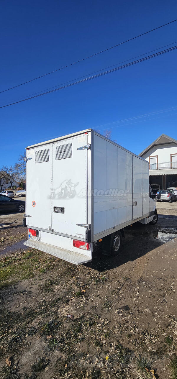 Mercedes Benz - Mercedes sprinter-motor u kvaru