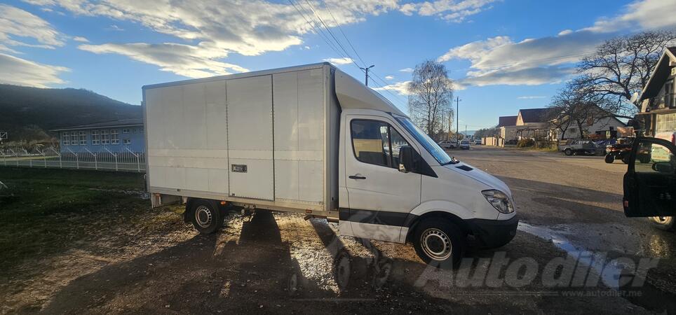 Mercedes Benz - Mercedes sprinter-motor u kvaru