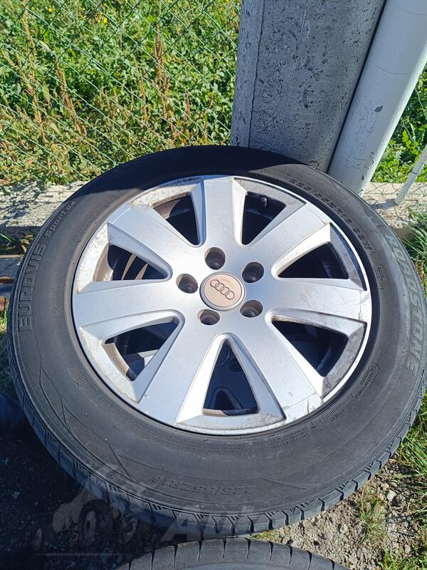 Fabričke felne i Roadstone gume