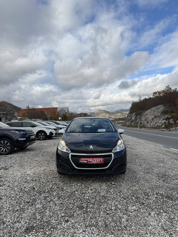 Peugeot - 208 - 1.2 i.06.2018