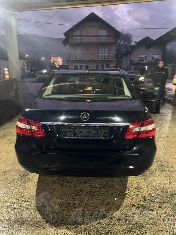 Mercedes Benz - E 220 - 220