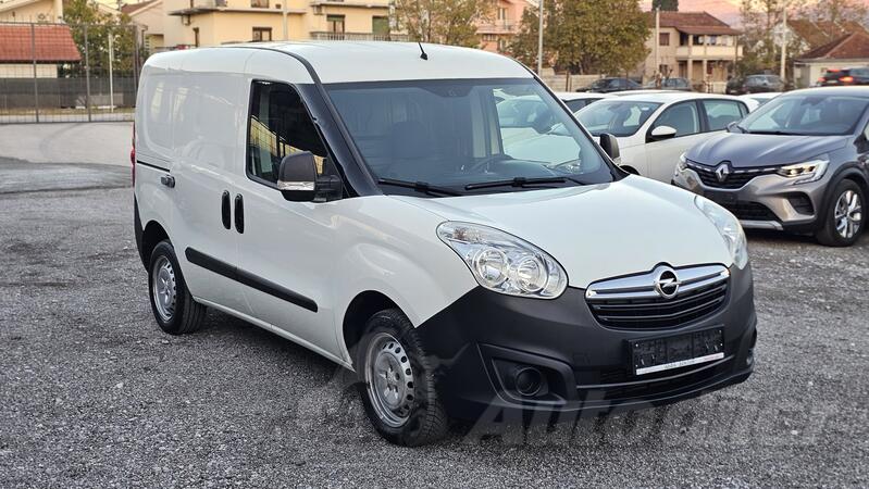 Opel - Campo - Odlican