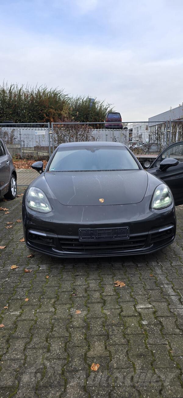 Porsche - Panamera - 4s